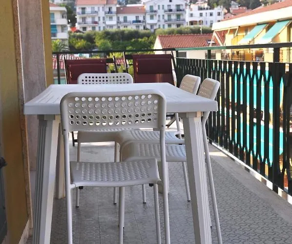 Viale Repubblica 329 9 * Pietra Ligure